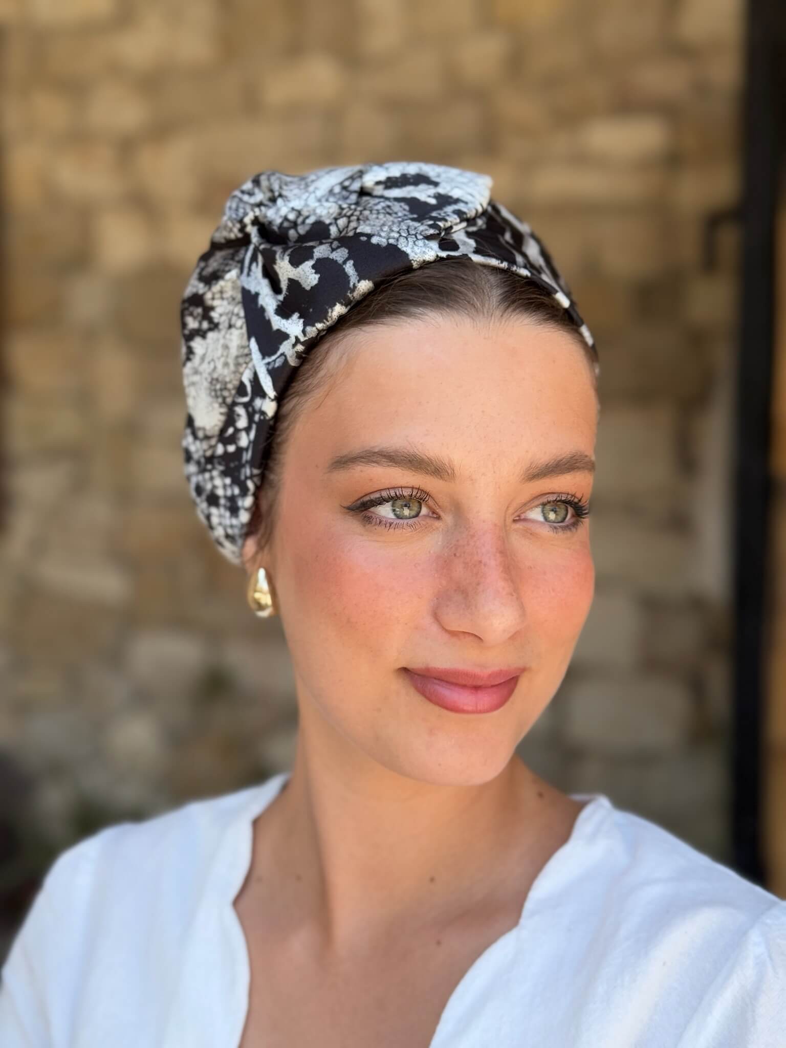 מטפחת ראש שיפון מנומר ונחש על בסיס אפור