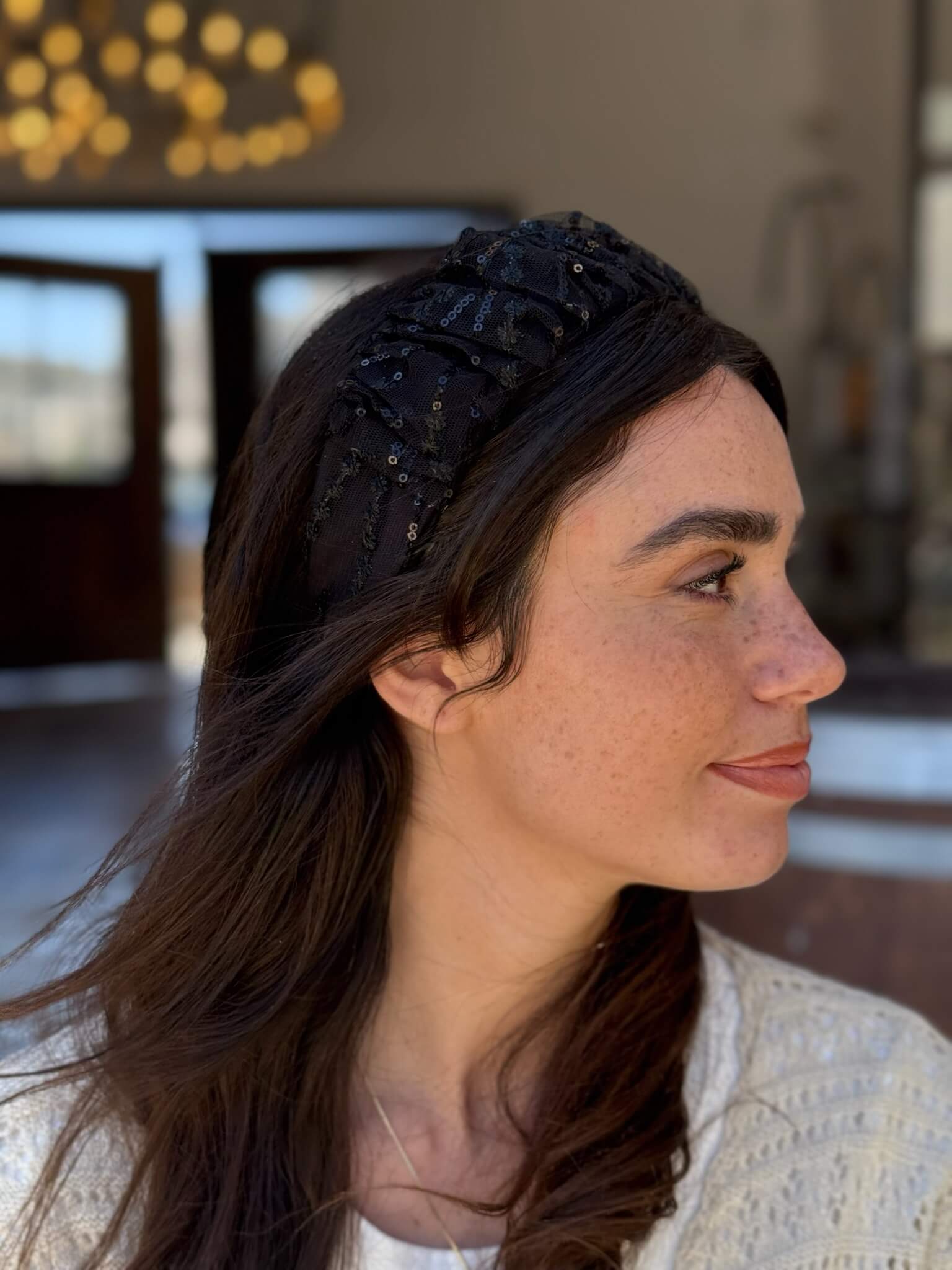 קשת לשיער רשת פייט שחור על שחור עם עיטורים שחור