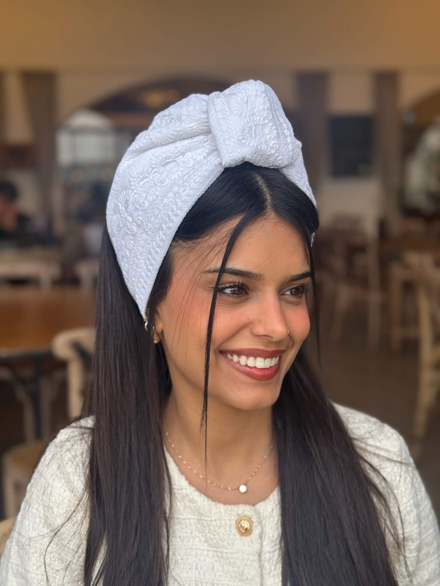 סרט קשירה רקמה ופייט לבן קלאסי