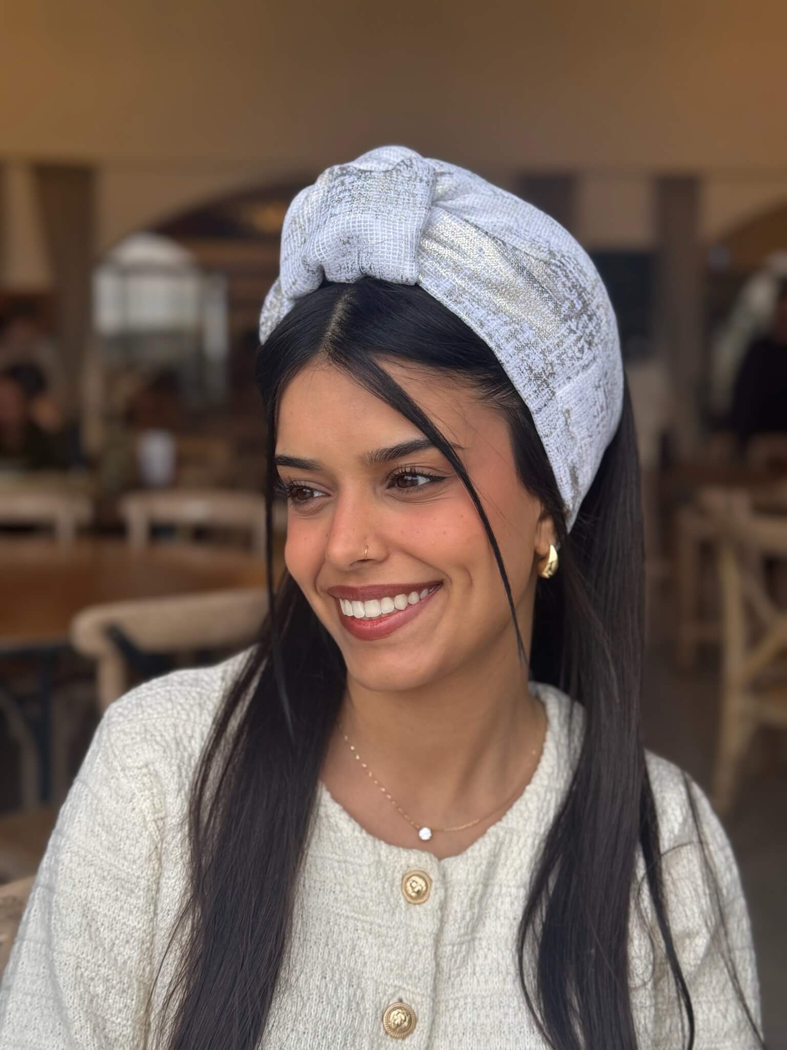 סרט קשירה לשיער רשת משופשפת לבן וזהב