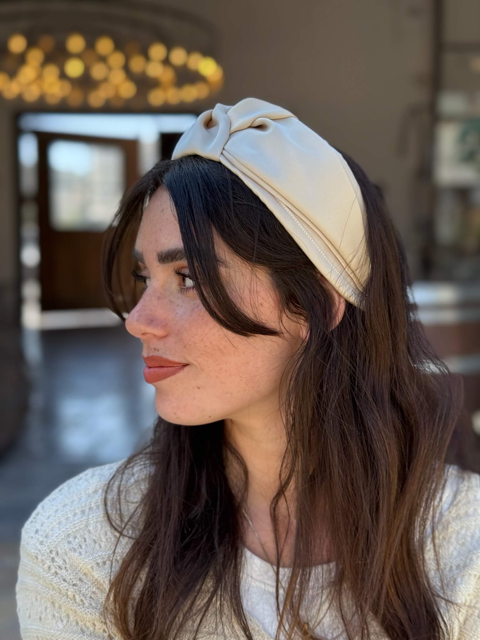 קשת לשיער שיפון חלק מבריק עדין בז חול