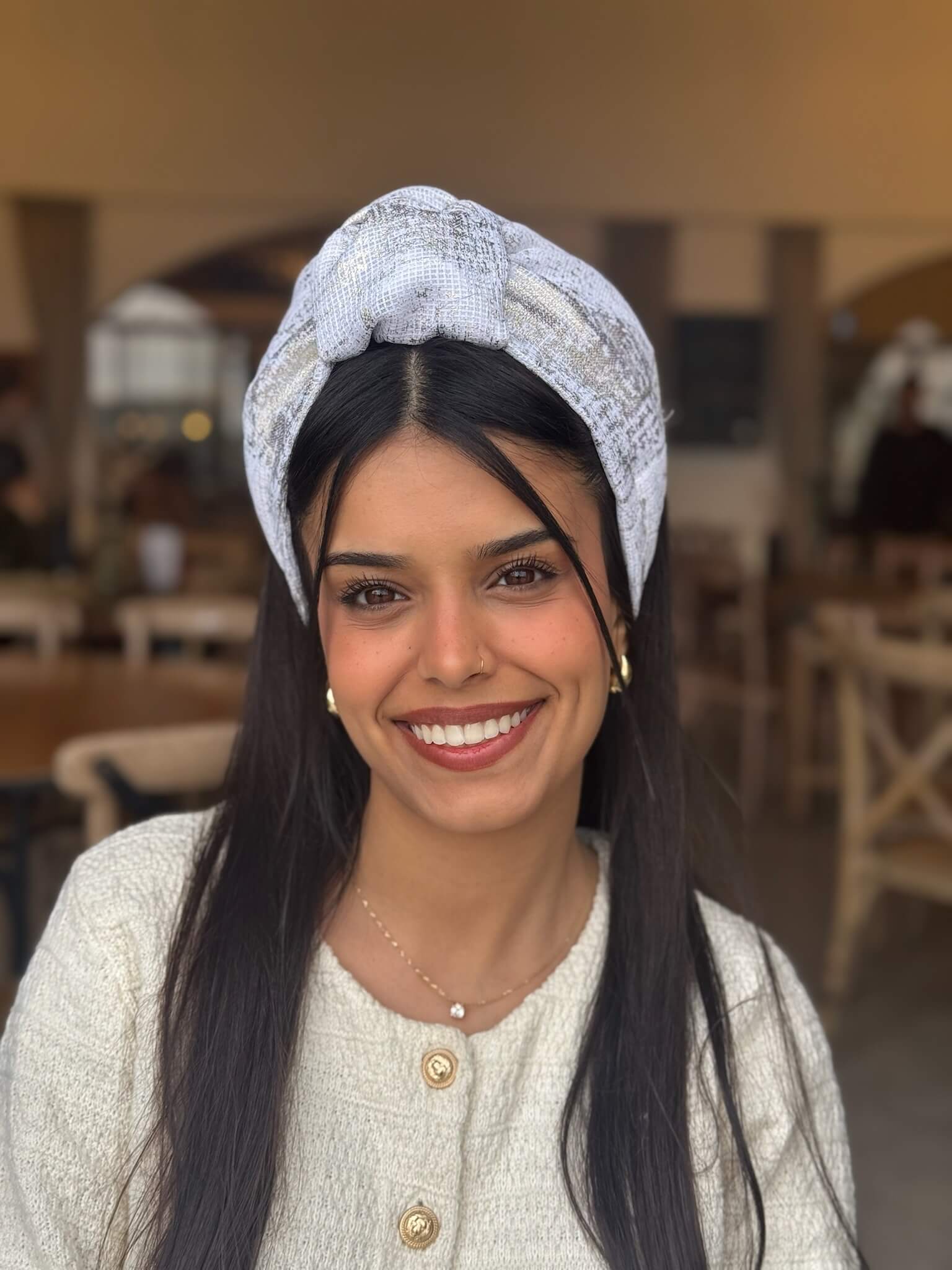 סרט קשירה לשיער רשת משופשפת לבן וזהב