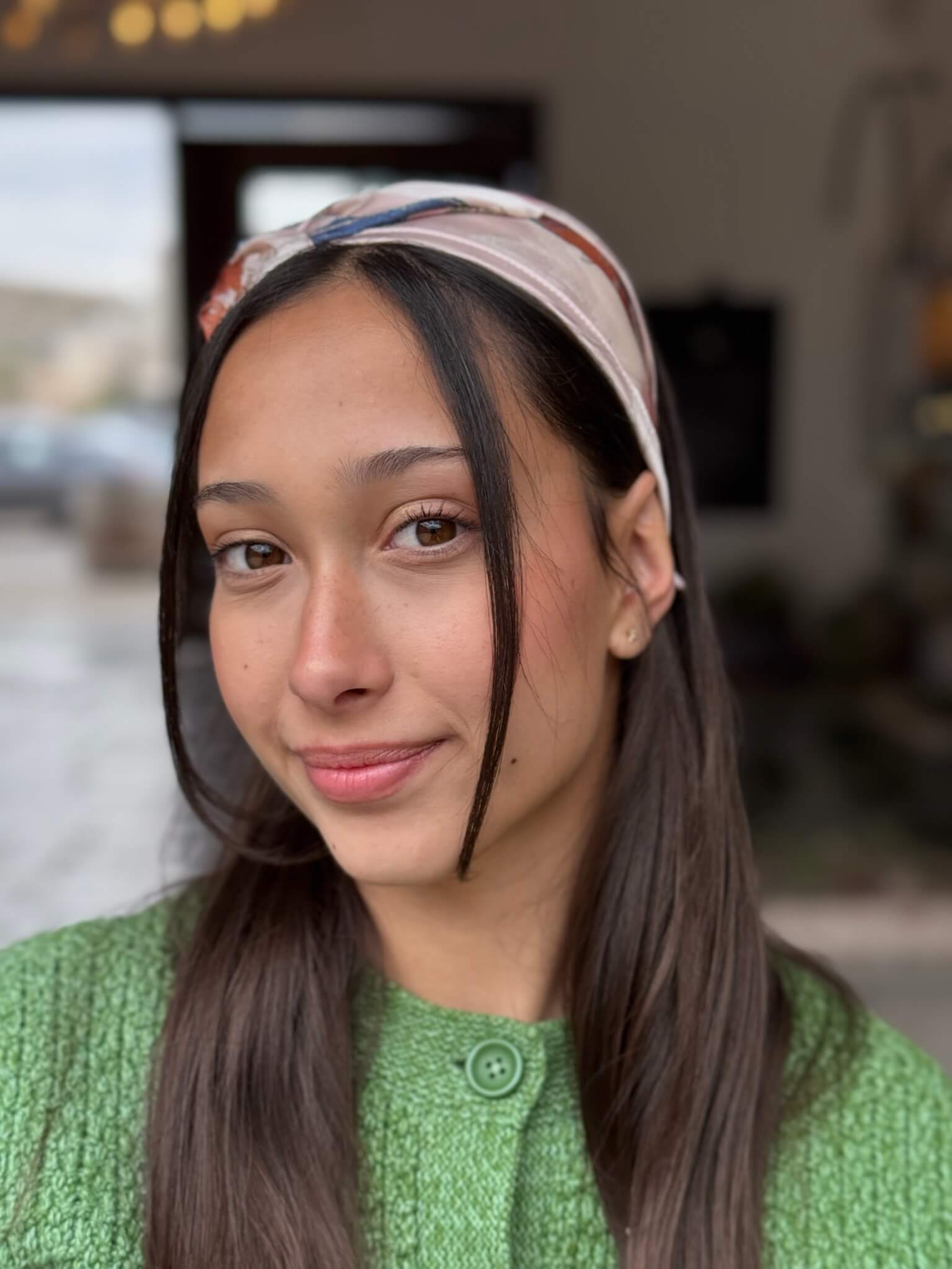 קשת לשיער שיפון פסים צבעוניים על בסיס ורוד ניוד
