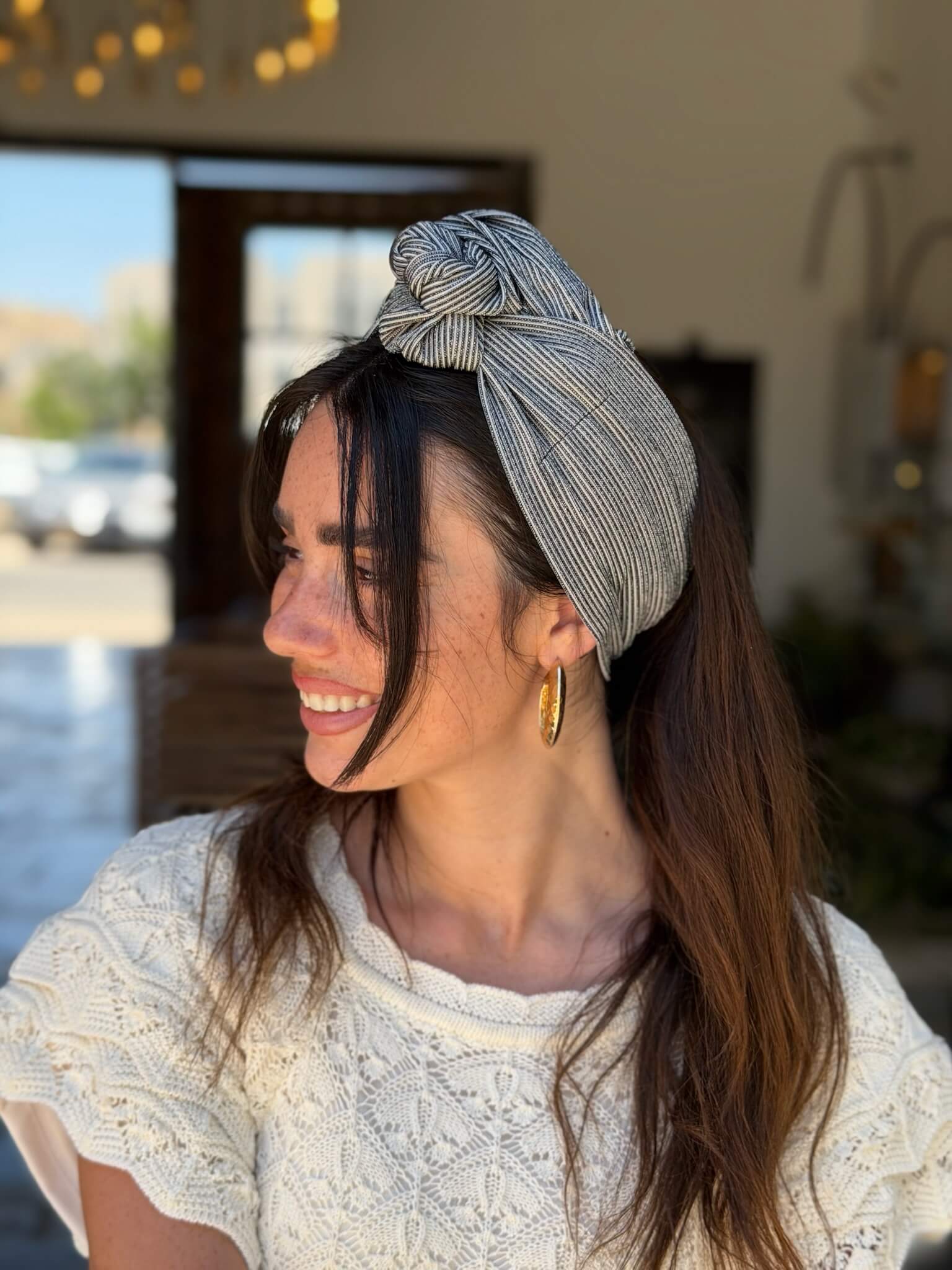 סרט קשירה לשיער בד פסים בגווני אפור מבריק עדין