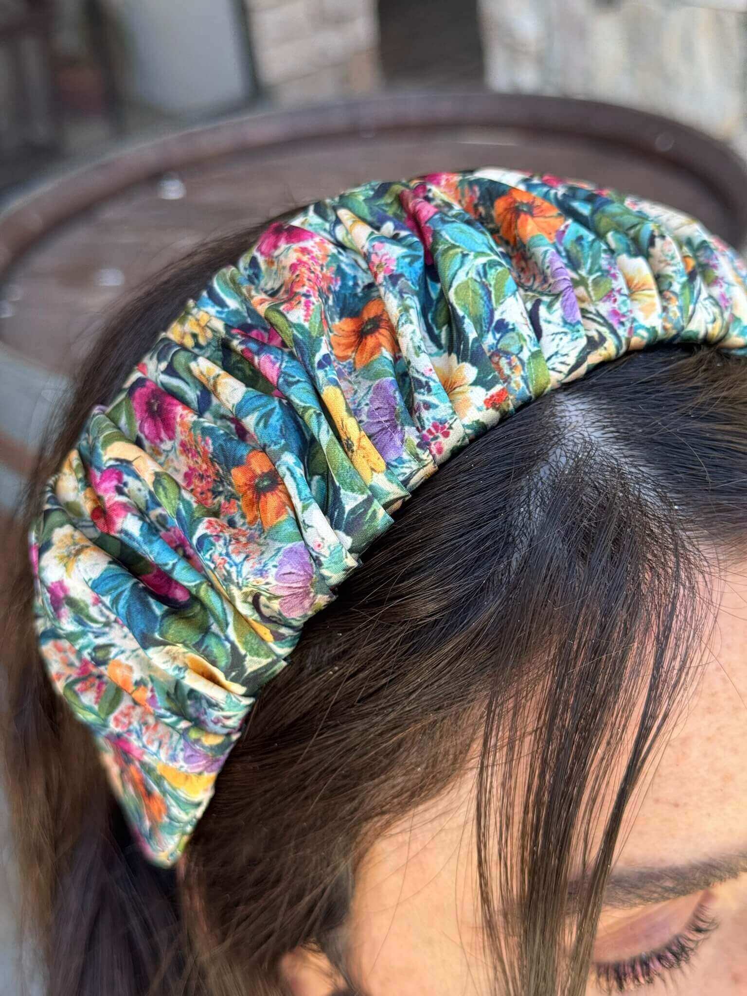 קשת לשיער שיפון ירוק פרחוני צבעוני מושלם