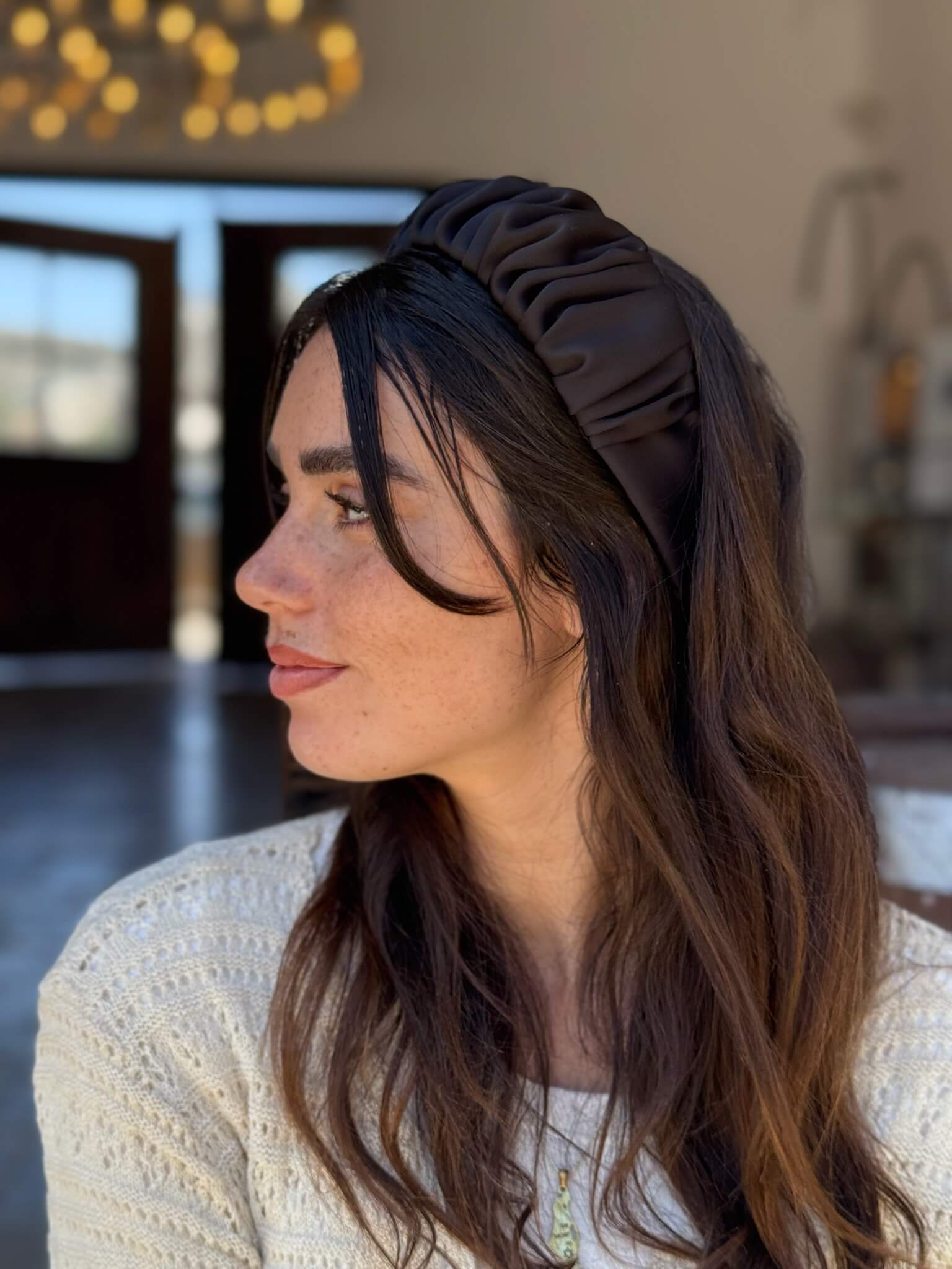 קשת לשיער סטאן שחור חלק מבריק