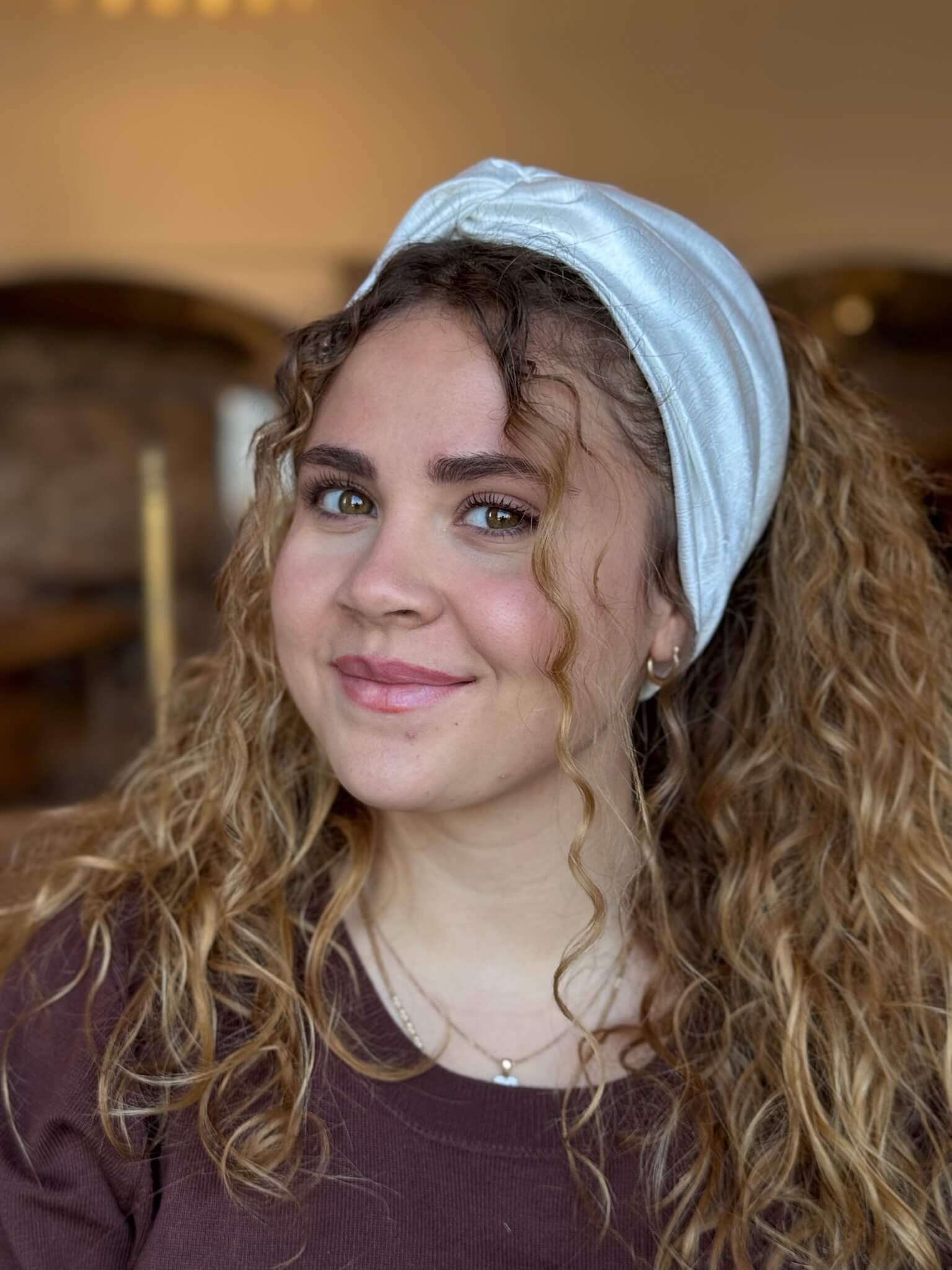 סרט לשיער שיפון אוף ווייט מבריק מקומט