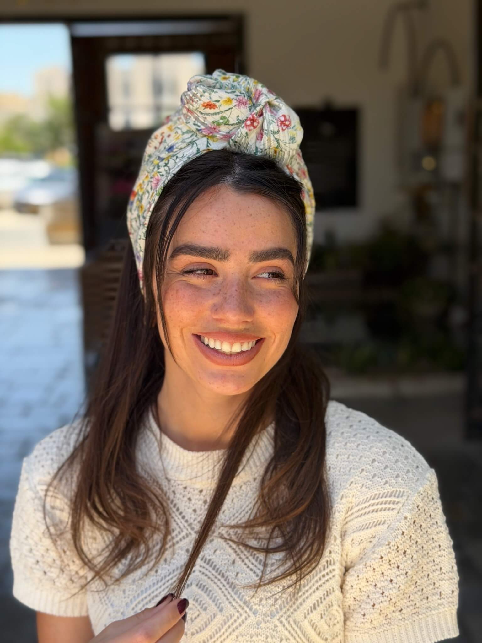 סרט קשירה לשיער שיפון רשת פסים פירחוני ציבעוני על בסיס אוף ווייט
