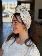 סרט קשירה לשיער שיפון על בסיס שמנת רקומה עם הדפס פרחים