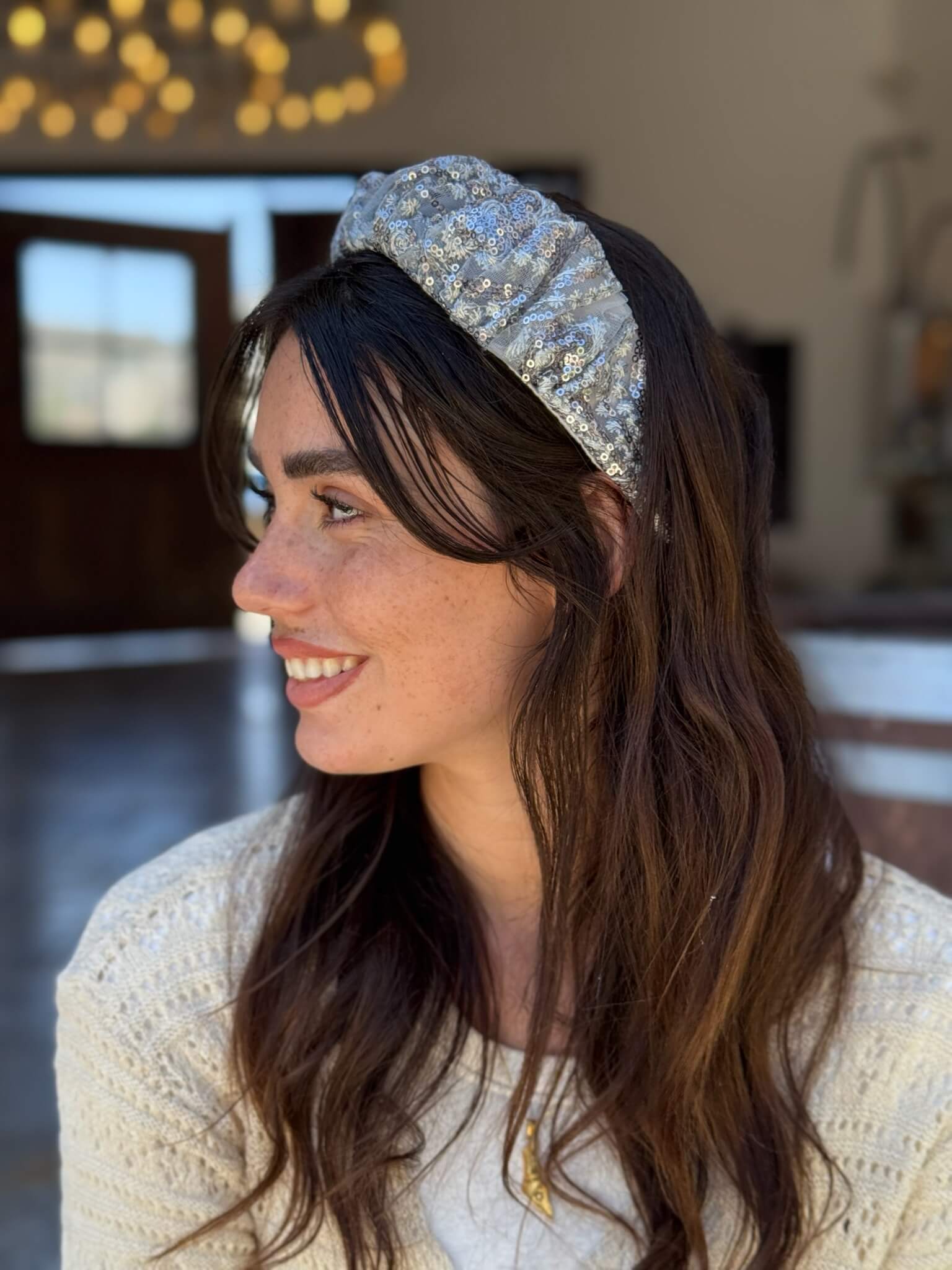 קשת לשיער רשת פייט אפור כסף עם עיטורים כסף צבע על צבע