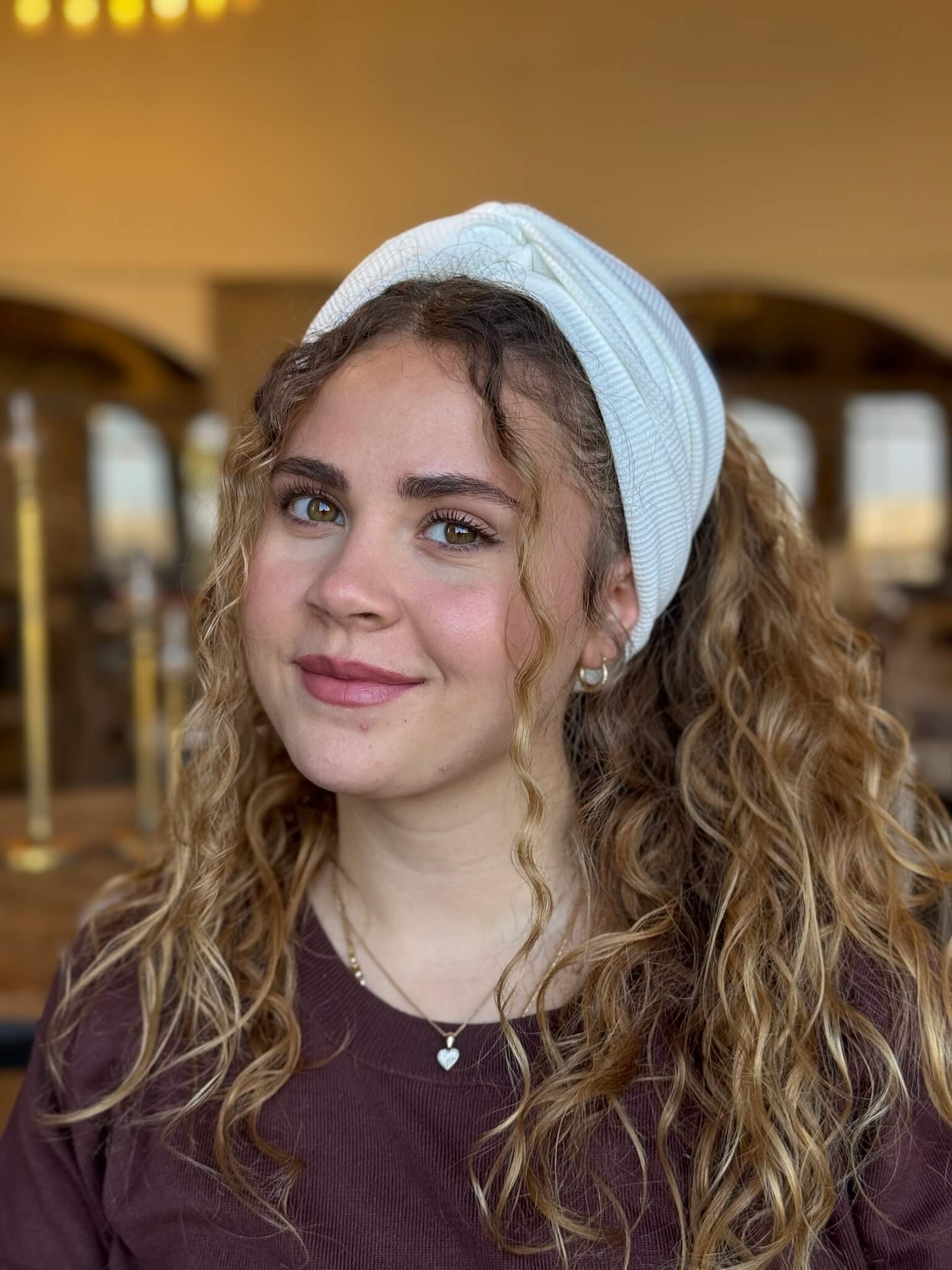 סרט לשיער פיקה בגוון אוף וית