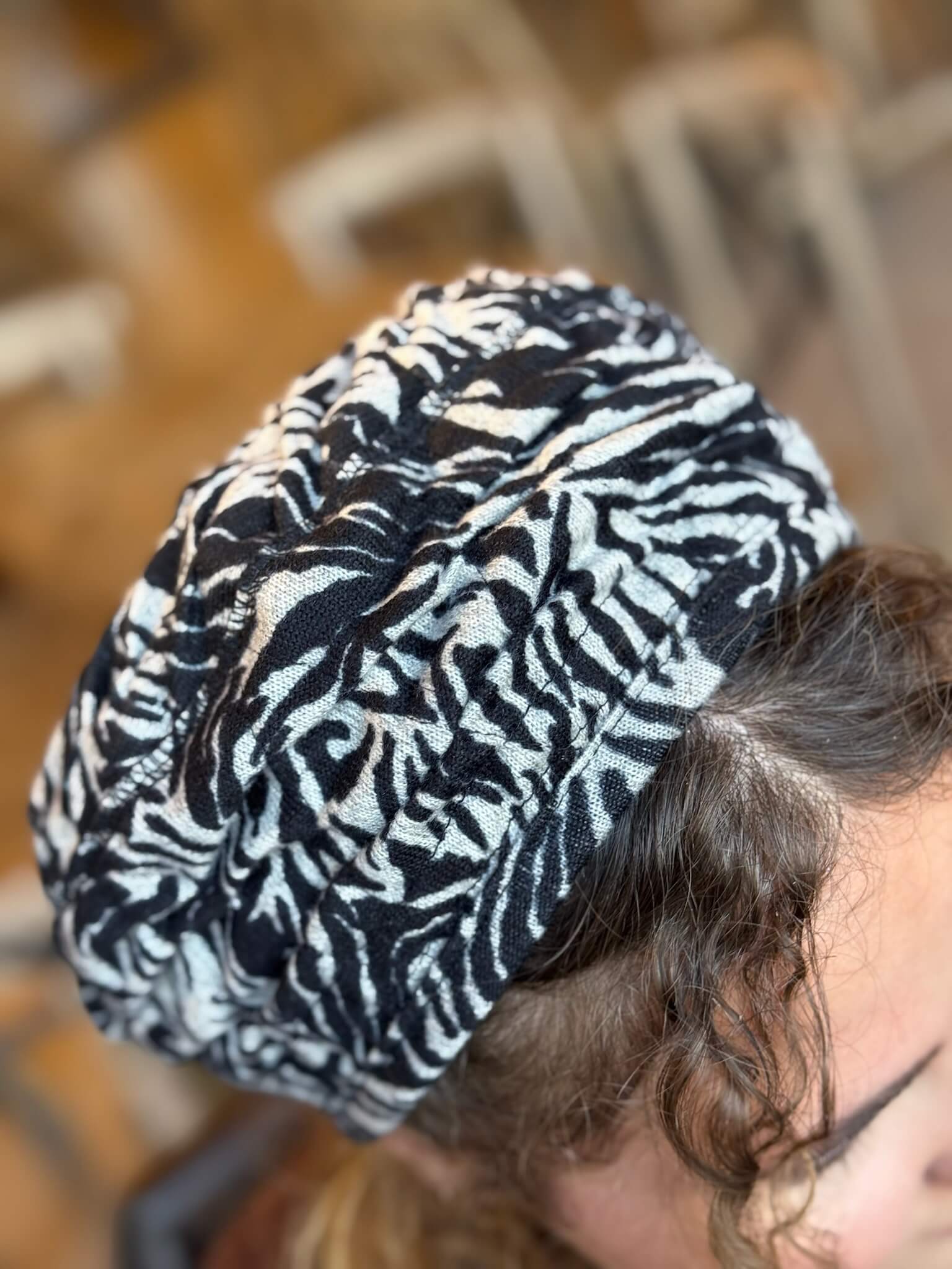 ברט בד סריג זברה שחור ואבן