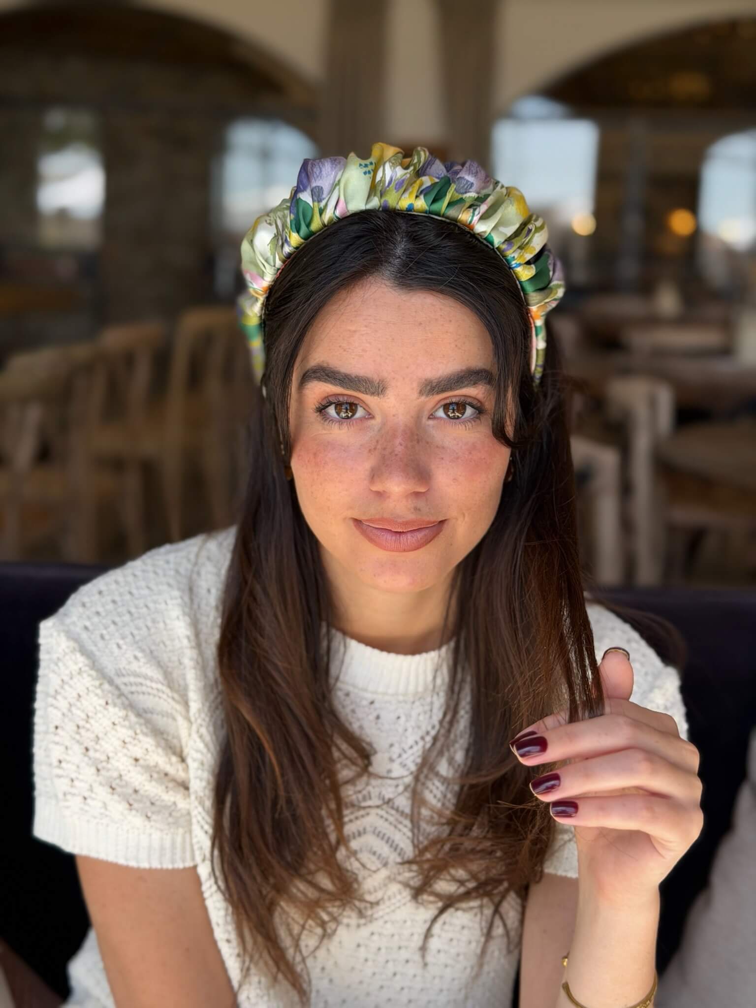 קשת לשיער בד שיפון בגווני צהוב לילך ירוק ונגיעות כתומות צבעי מים