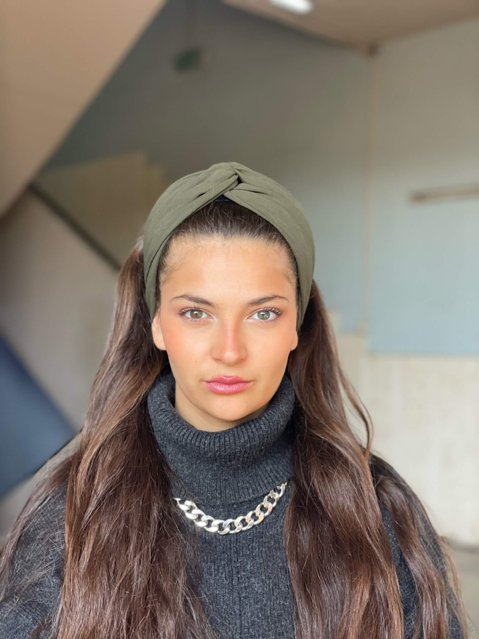 סרט לשיער שיפון חאקי חלק