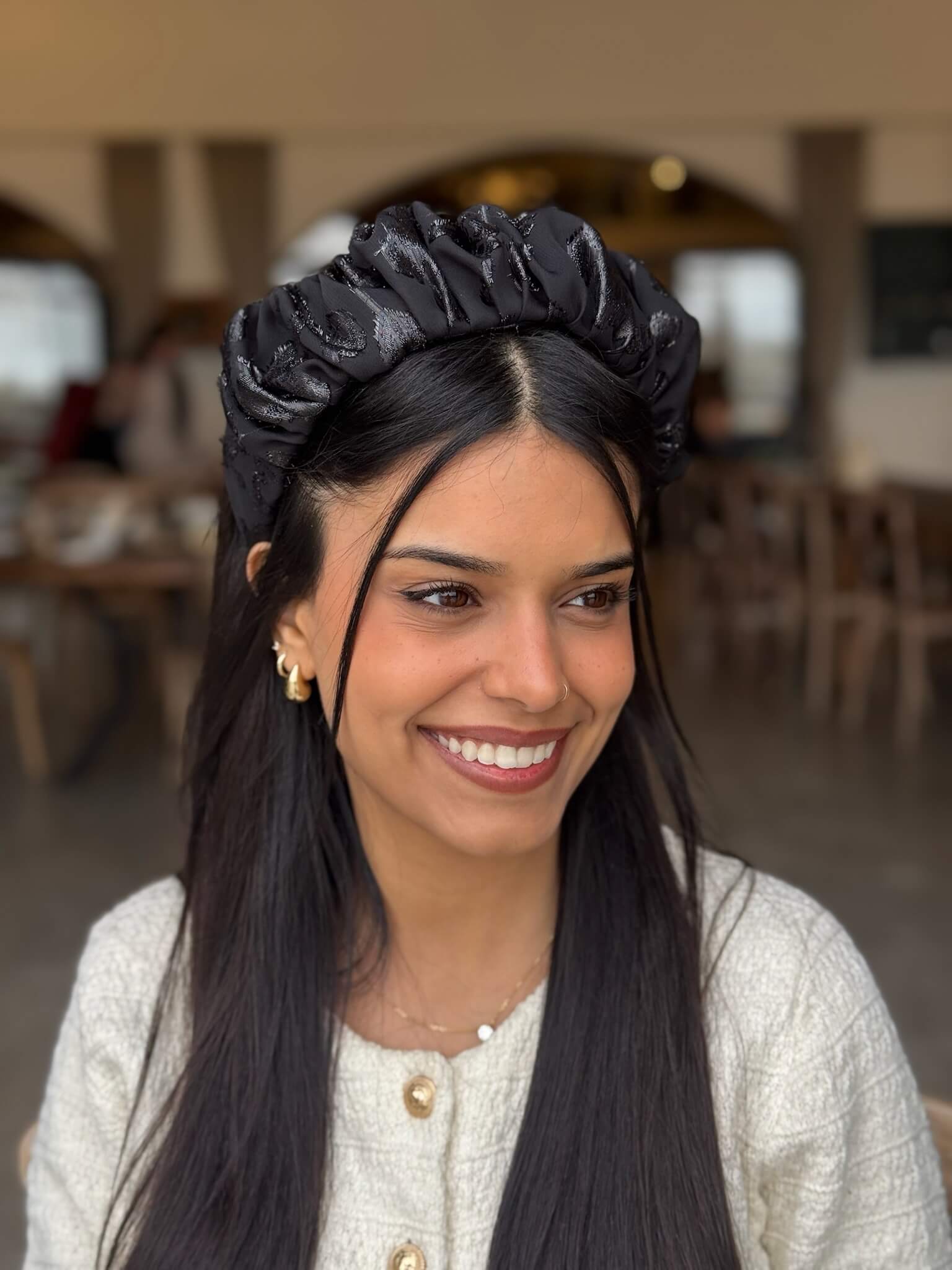 קשת לשיער שיפון שחור עם טלאים של שחור מבריק