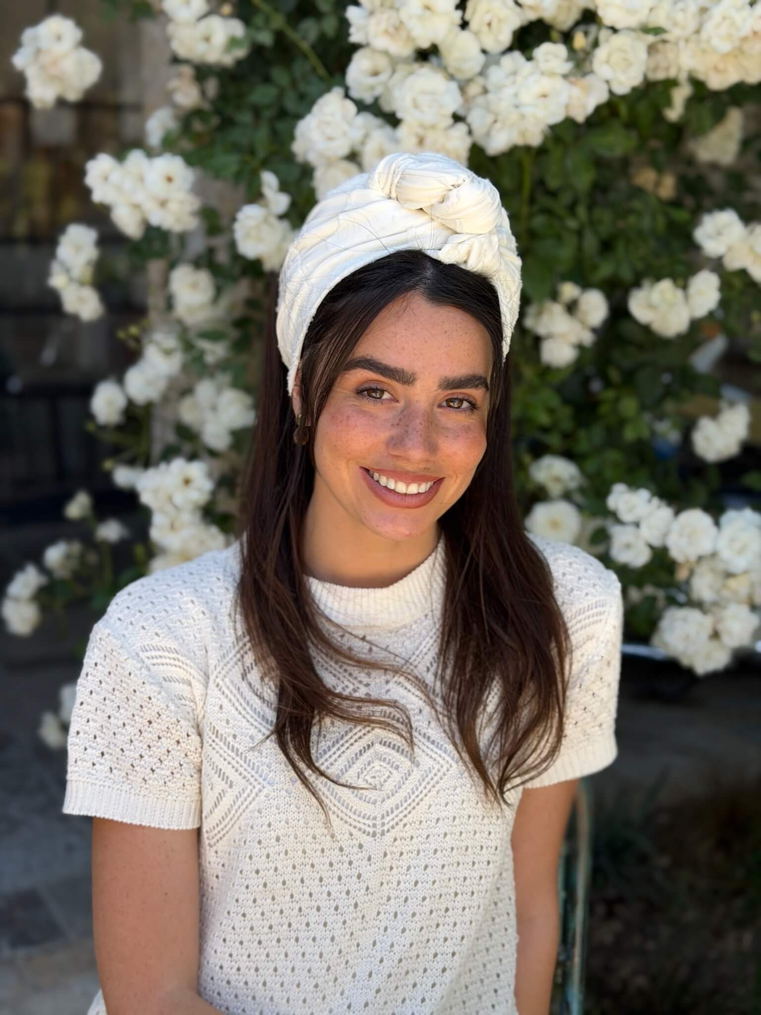 סרט קשירה לשיער שמנת עם רקמת פרחים צבע על צבע