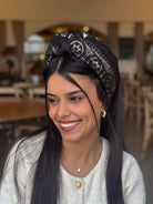 סרט קשירה לשיער רקמה שחור וזהב