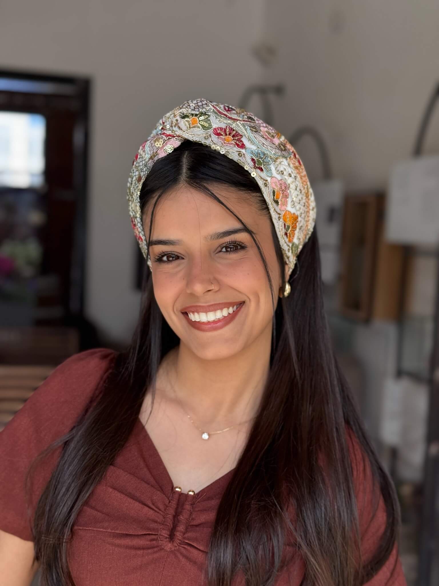 טורבן רקמה ופייטים צורות ציבעוני עם זהב