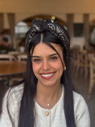 סרט קשירה לשיער רקמה שחור וזהב