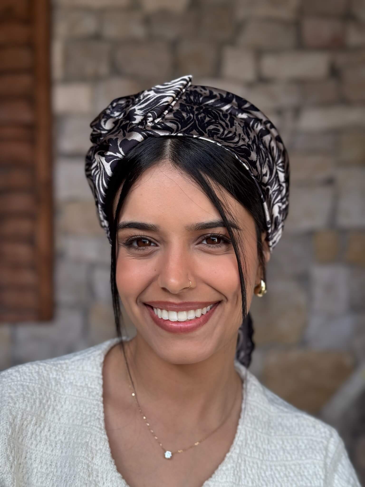 מטפחת ראש שיפון שחור ובז פייזלי