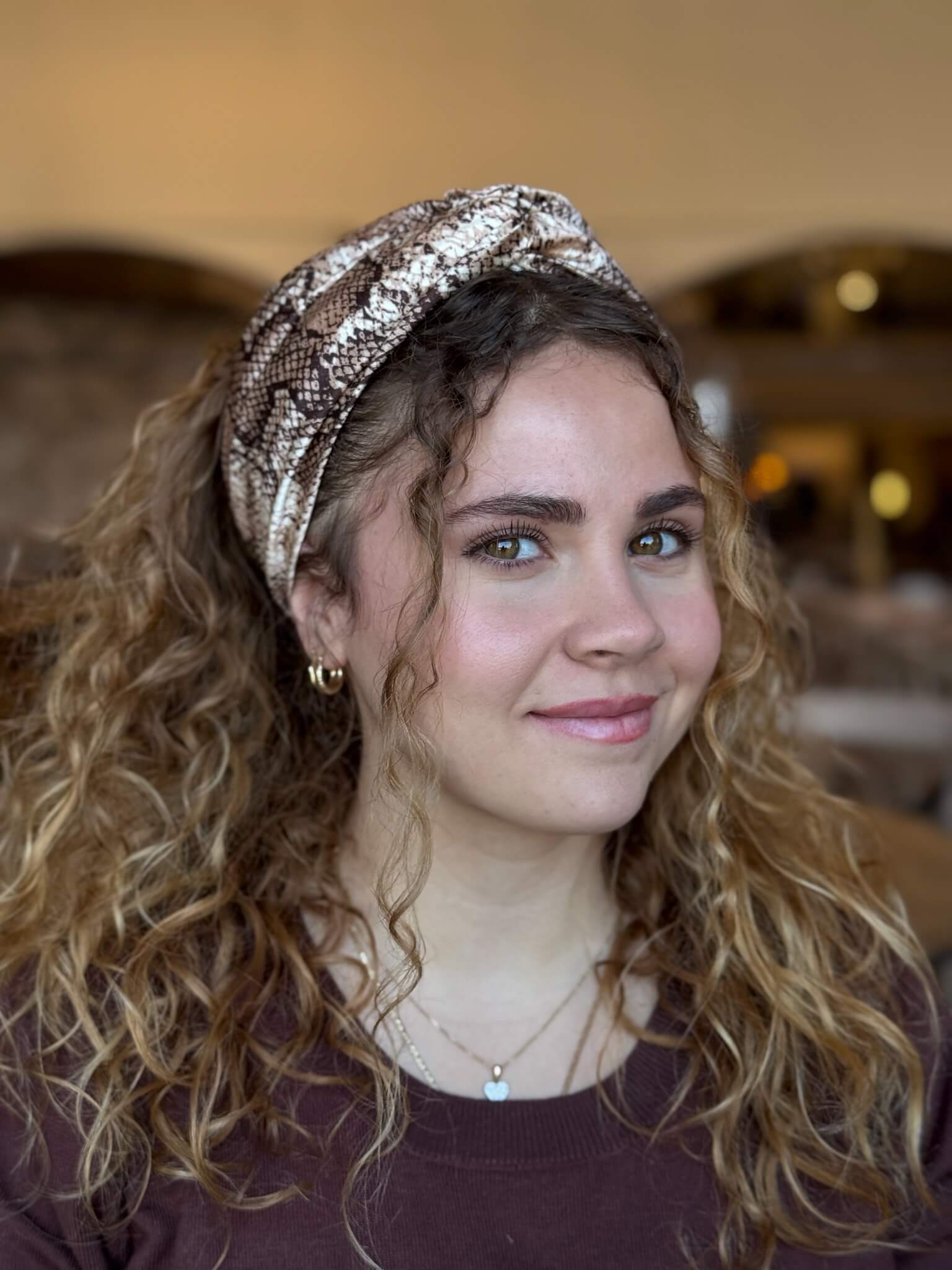 סרט לשיער שיפון מנוחש חום בז ואוף ווייט