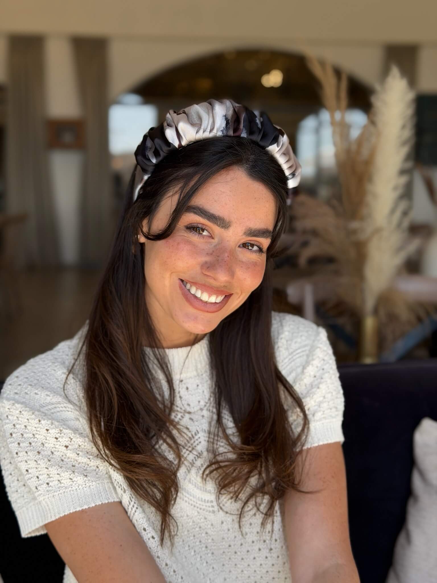 קשת לשיער בד שיפון שחור אפור ושמנת מעושן צבעי מים
