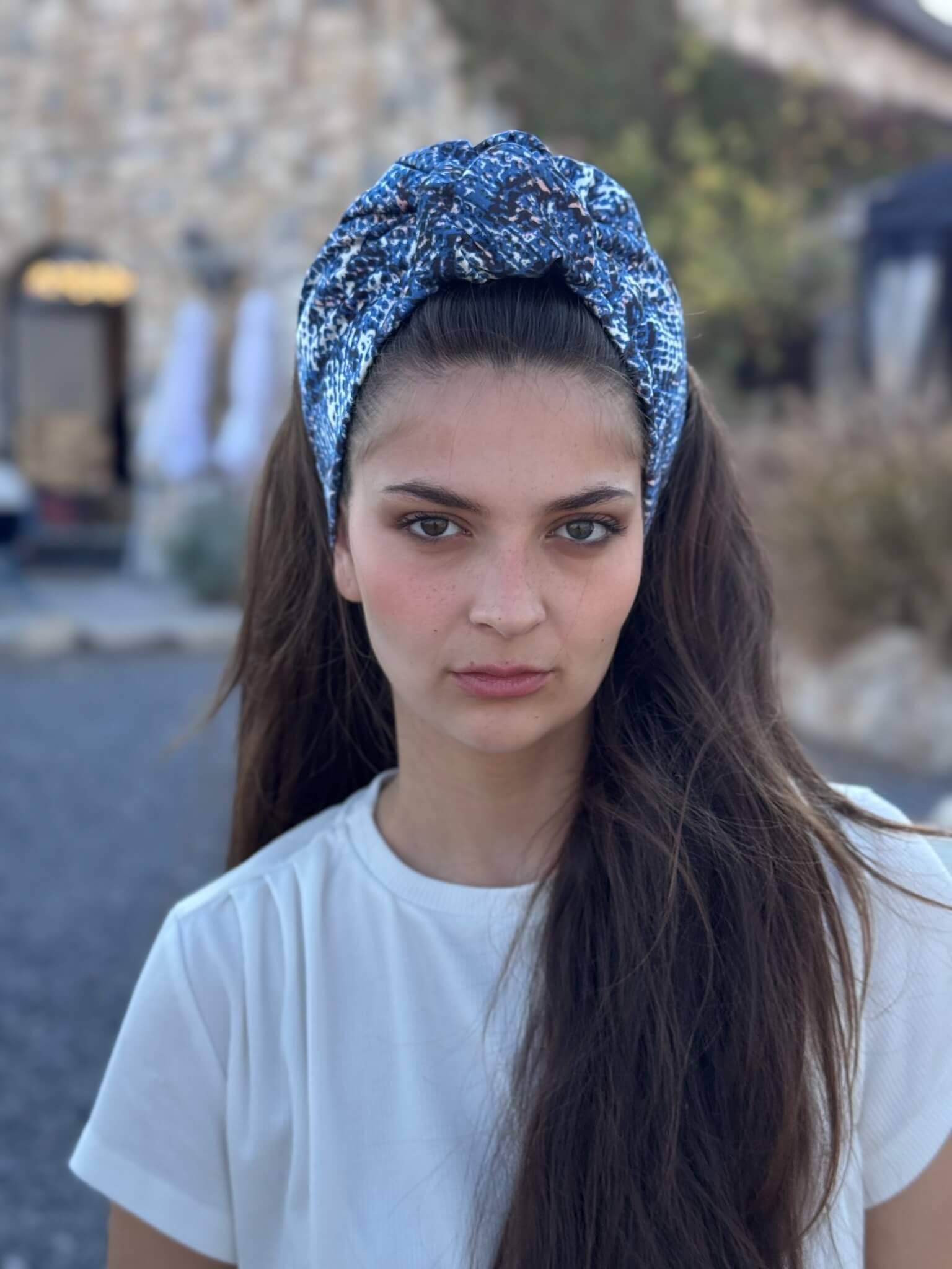 סרט קשירה לשיער שיפון כחול עם ניוד שמנת וקצת שחור