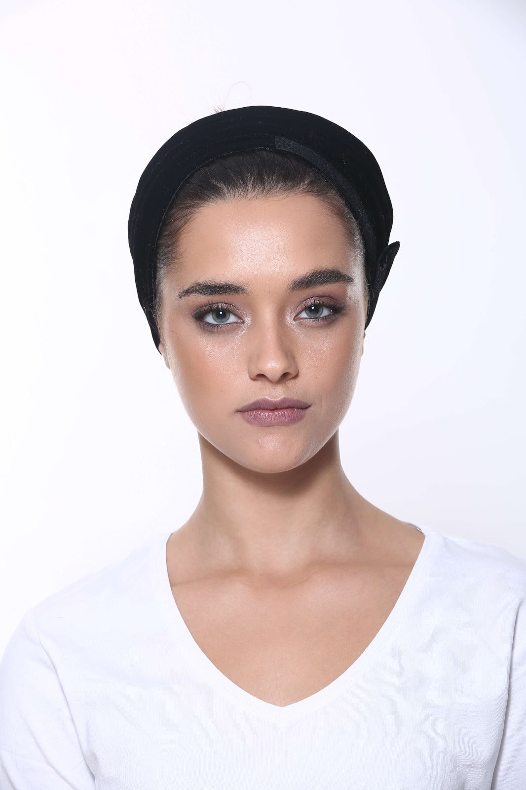 בובי XS - שחור מחולק 3 שורות Sahar Shitrit