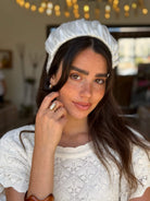 קשת לשיער שיפון מבריק שמנת מקומט