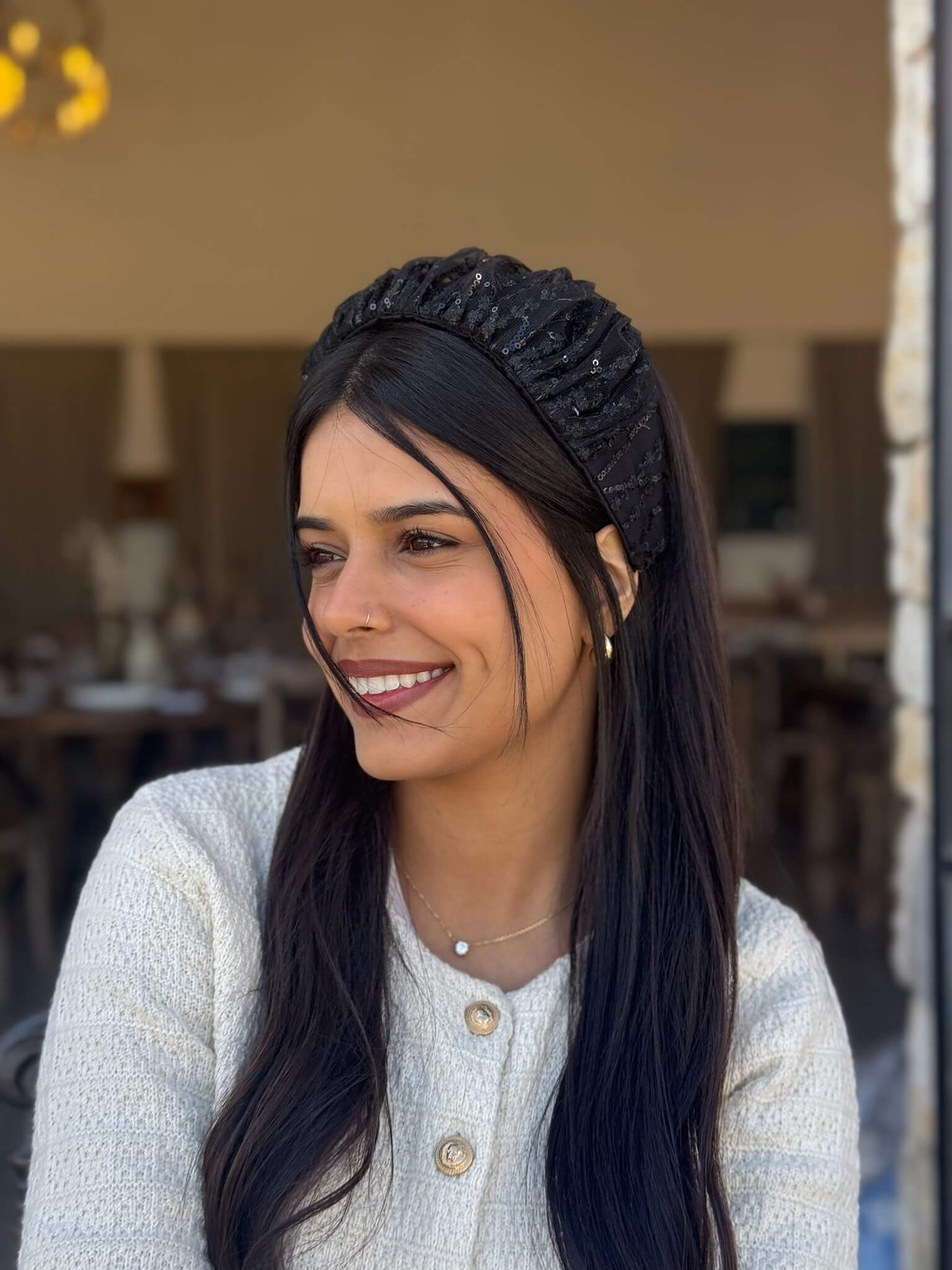 קשת לשיער רשת פייט שחור על שחור עם עיטורים בשחור