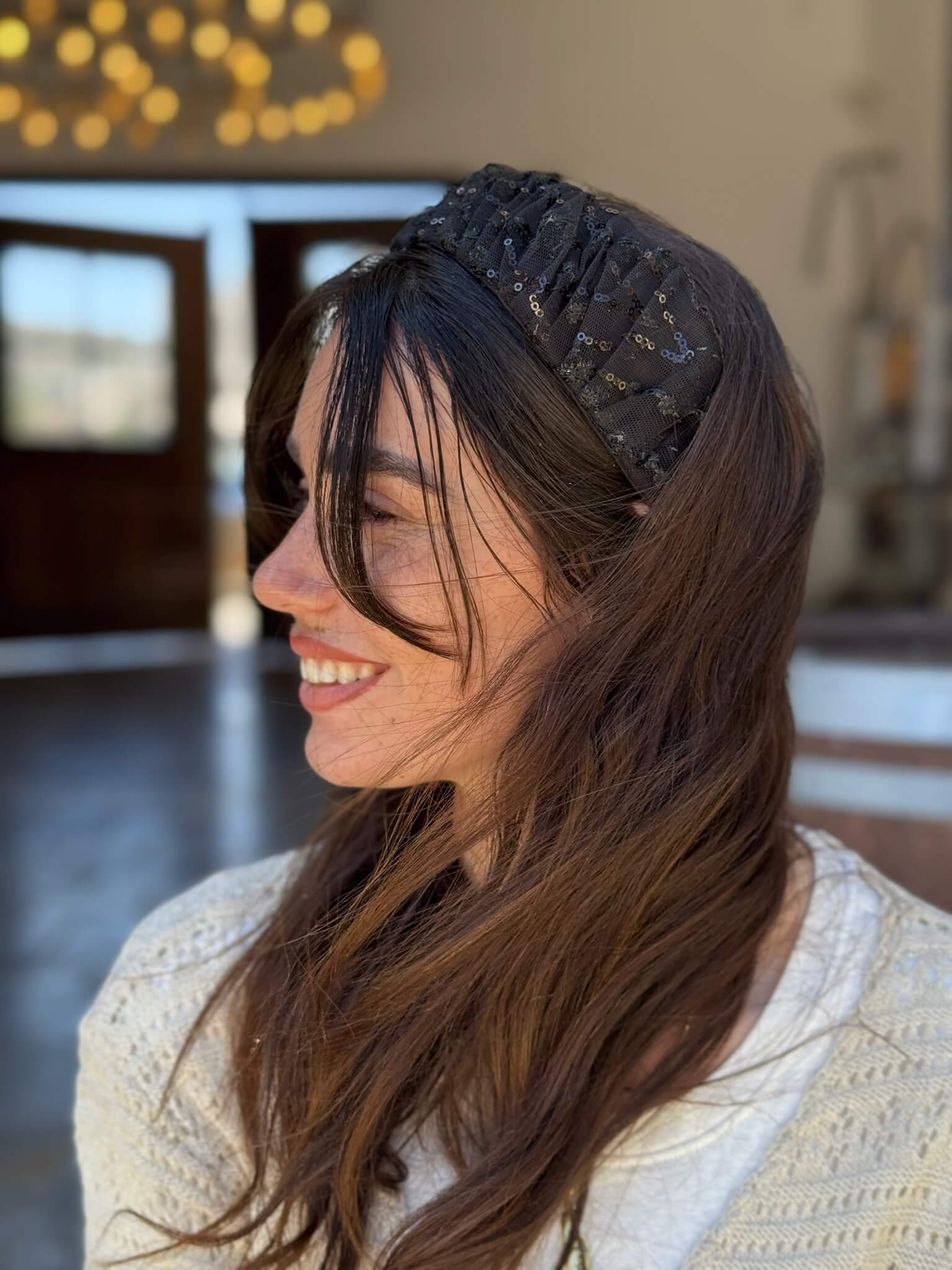 קשת לשיער רשת פייט שחור על שחור עם עיטורים שחור