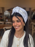סרט קשירה לשיער רשת משופשפת  לבן וזהב