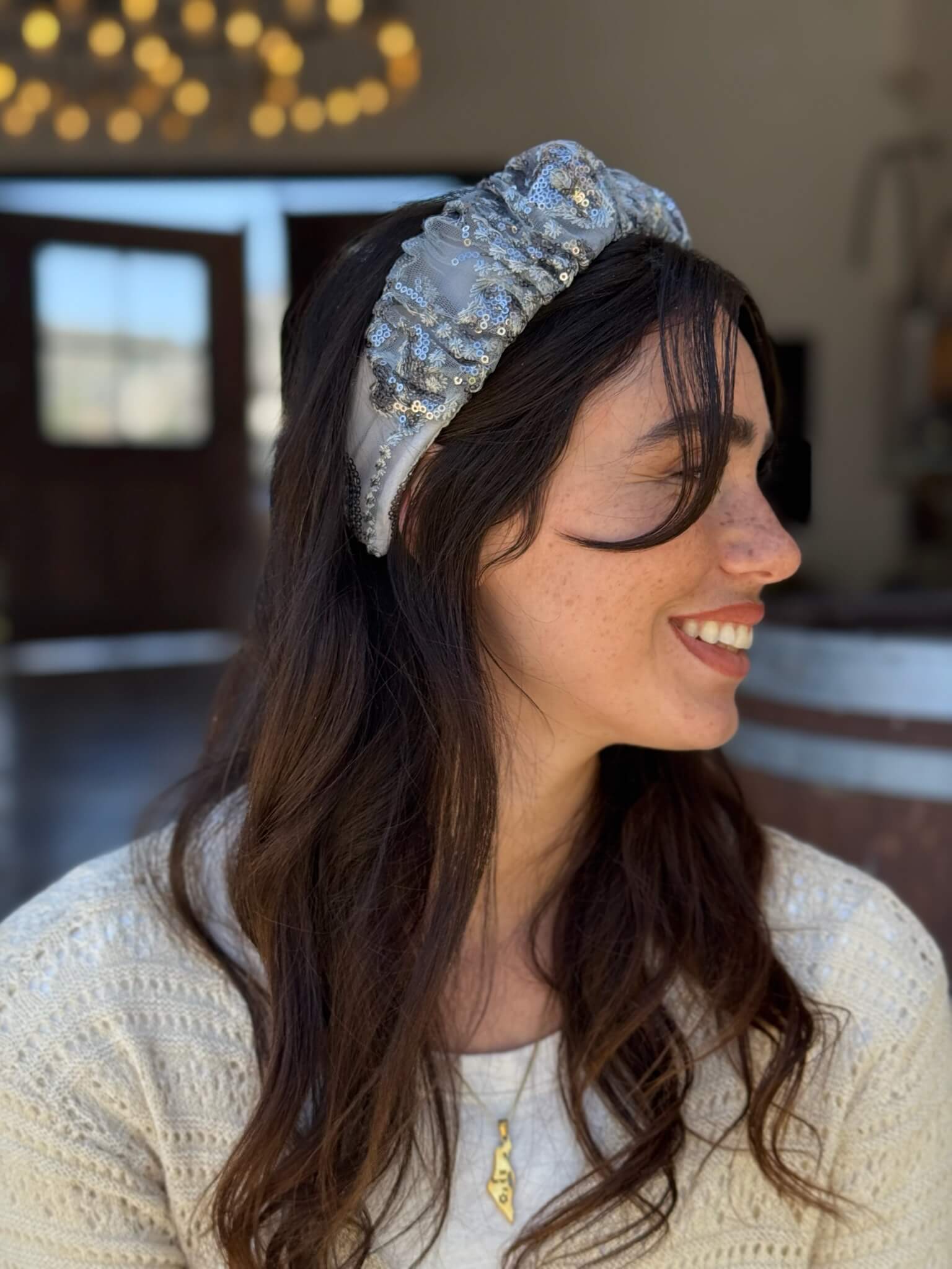 קשת לשיער רשת פייט אפור כסף עם עיטורים כסף צבע על צבע