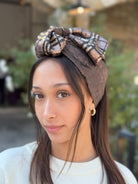 סרט קשירה לשיער ברוקד חום משולב פייטים