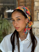 ריבוע פרחוני צהובים ותכלת