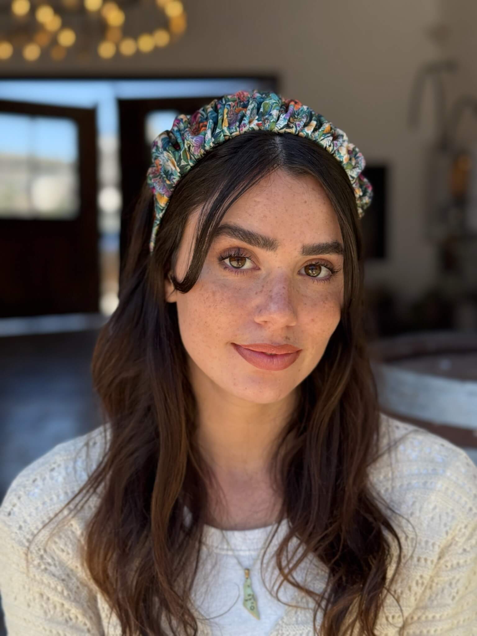 קשת לשיער שיפון ירוק פרחוני צבעוני מושלם