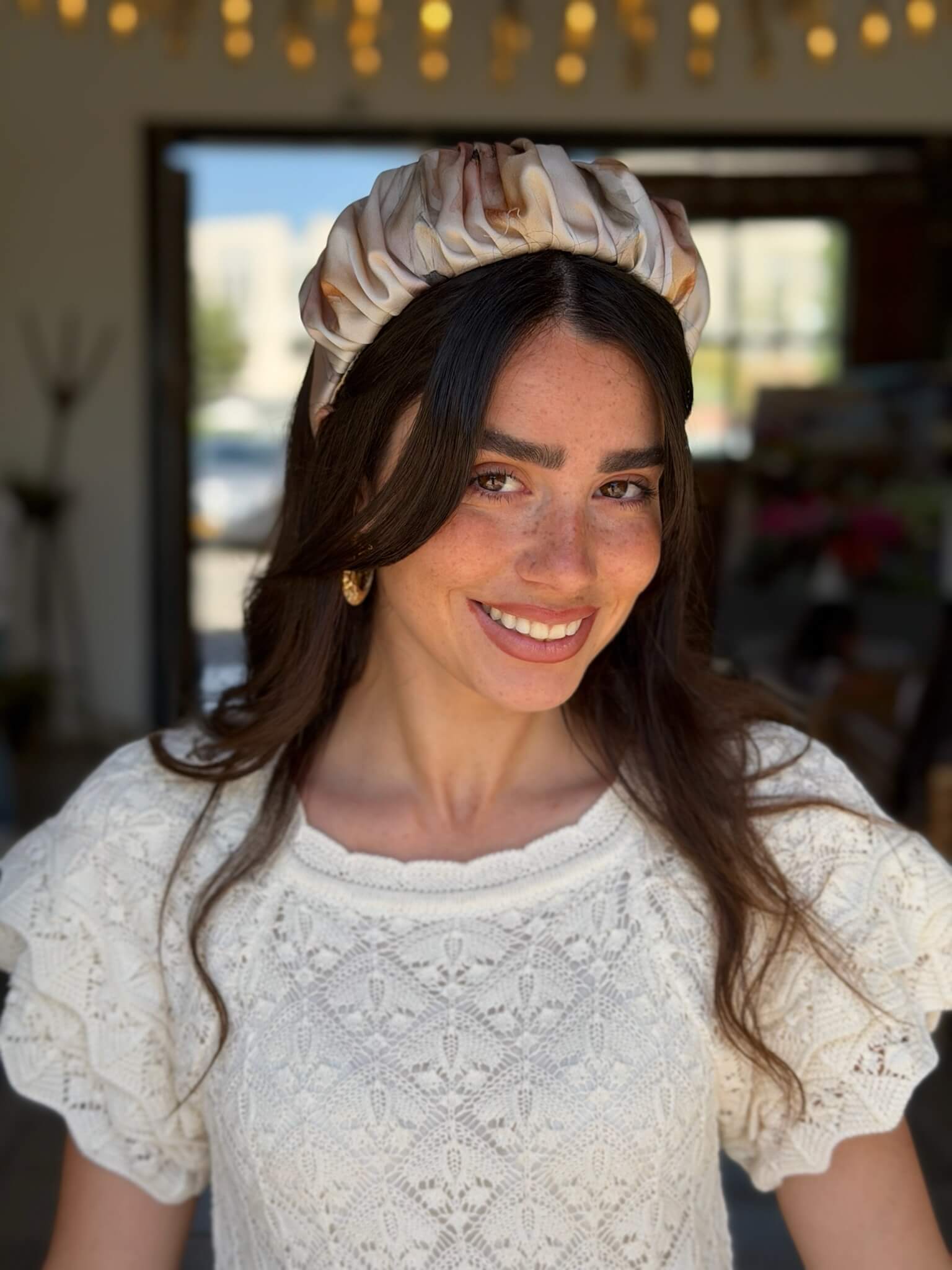 קשת לשיער שיפון בגווני שמנת קאמל חום ושחור בסגנון צבעי מים