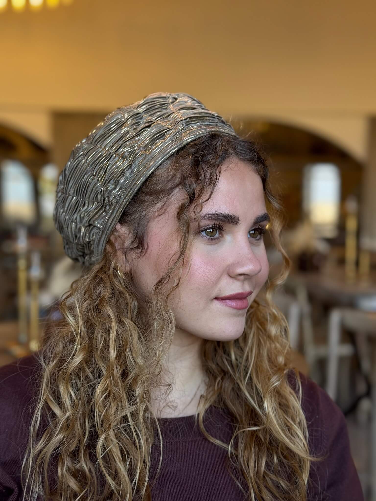 ברט פליסה ביז כהה זית עם פסי זהב