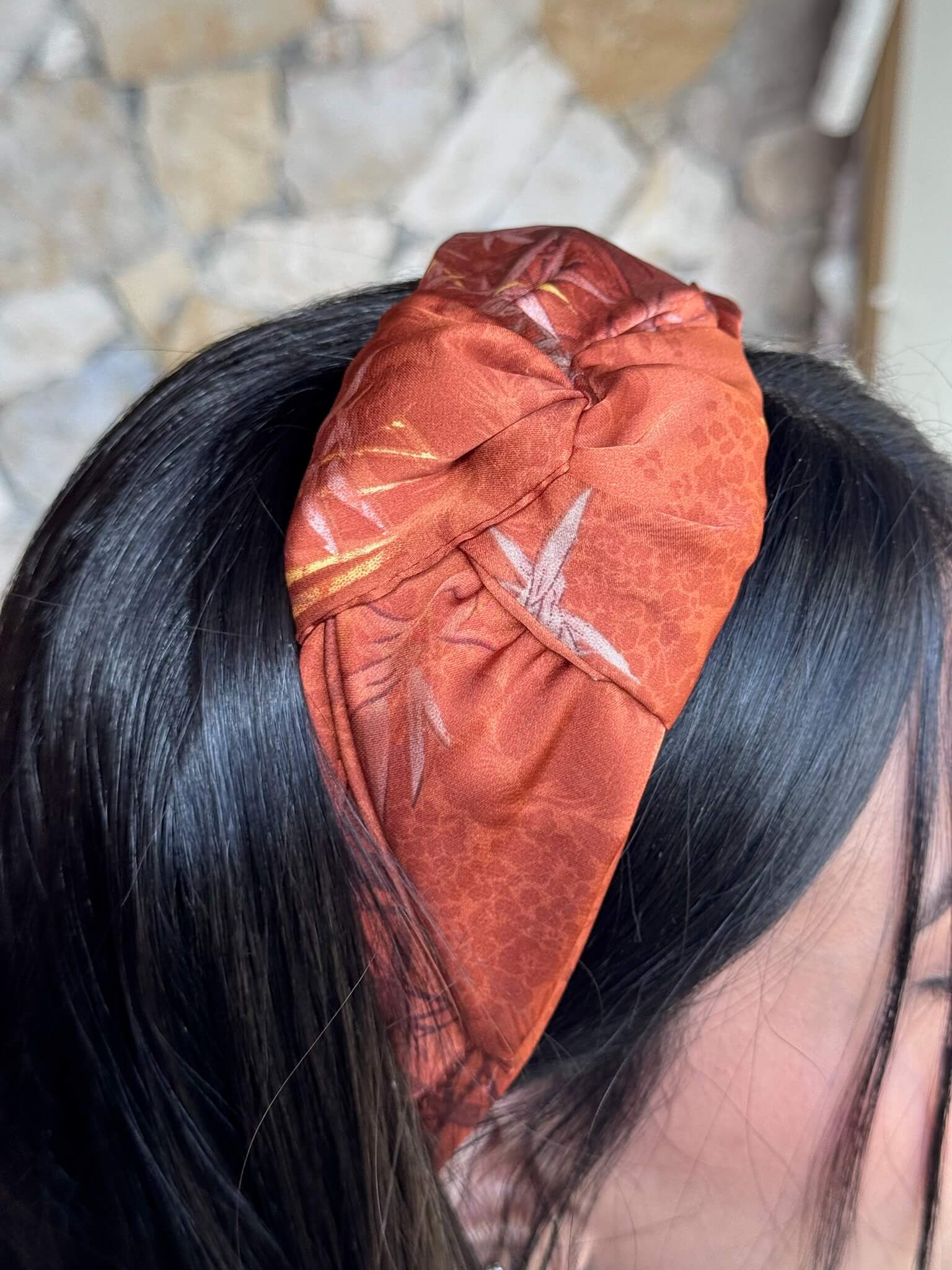 קשת לשיער שיפון חמרה עם עלים