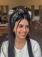 סרט קשירה לשיער רקמה שחור וזהב