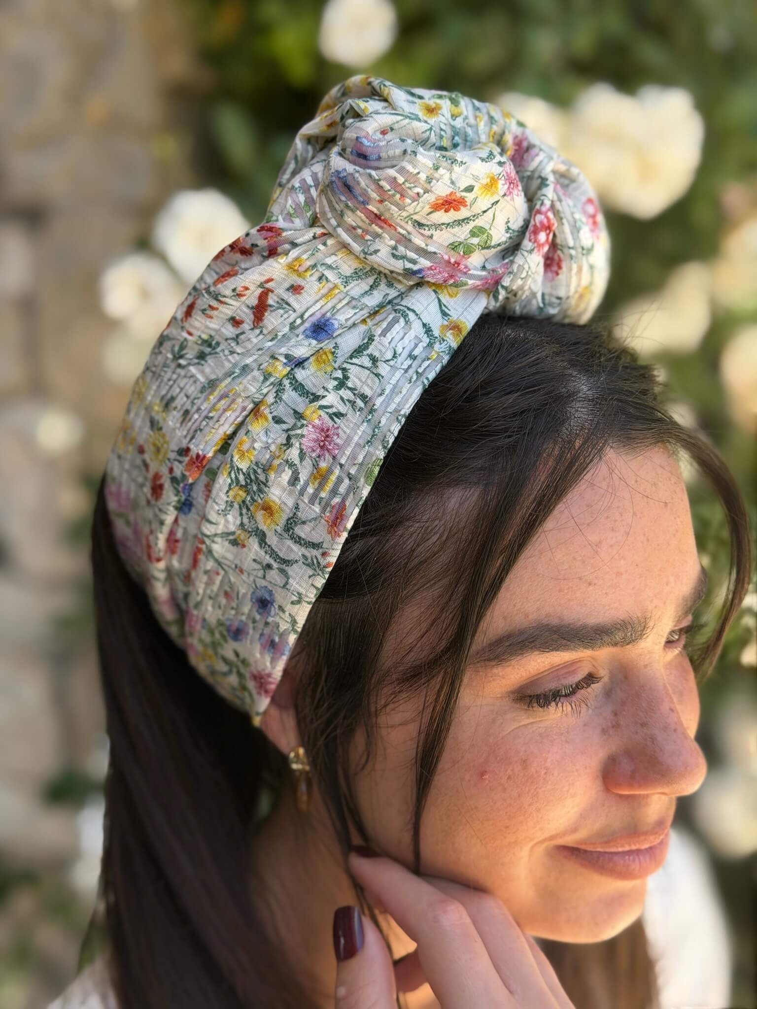 סרט קשירה לשיער שיפון רשת פסים פירחוני ציבעוני על בסיס אוף ווייט