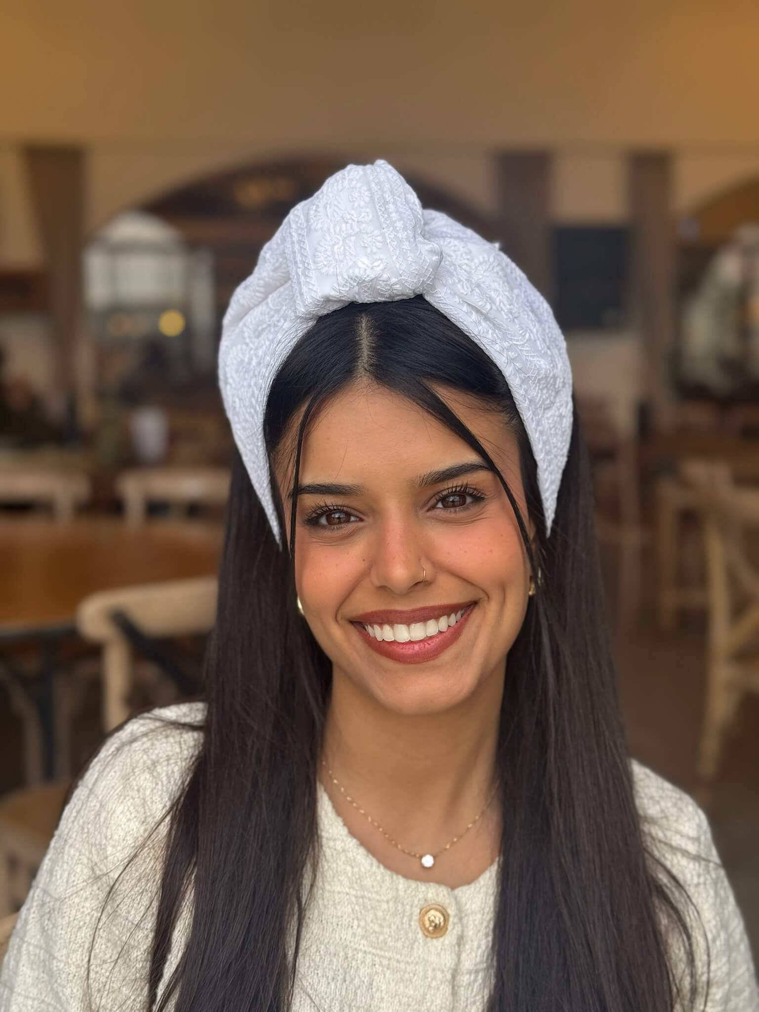 סרט קשירה רקמה ופייט לבן קלאסי
