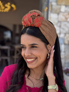 סרט קשירה לשיער מיני פליסה חום בהיר עם קרושה חמרה