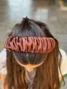 קשת לשיער שיפון חום מבריק