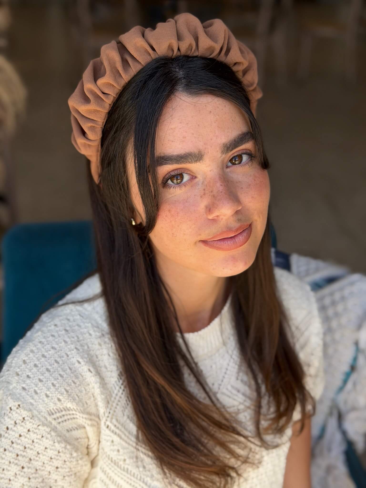קשת לשיער שיפון מט קאמל מוקה