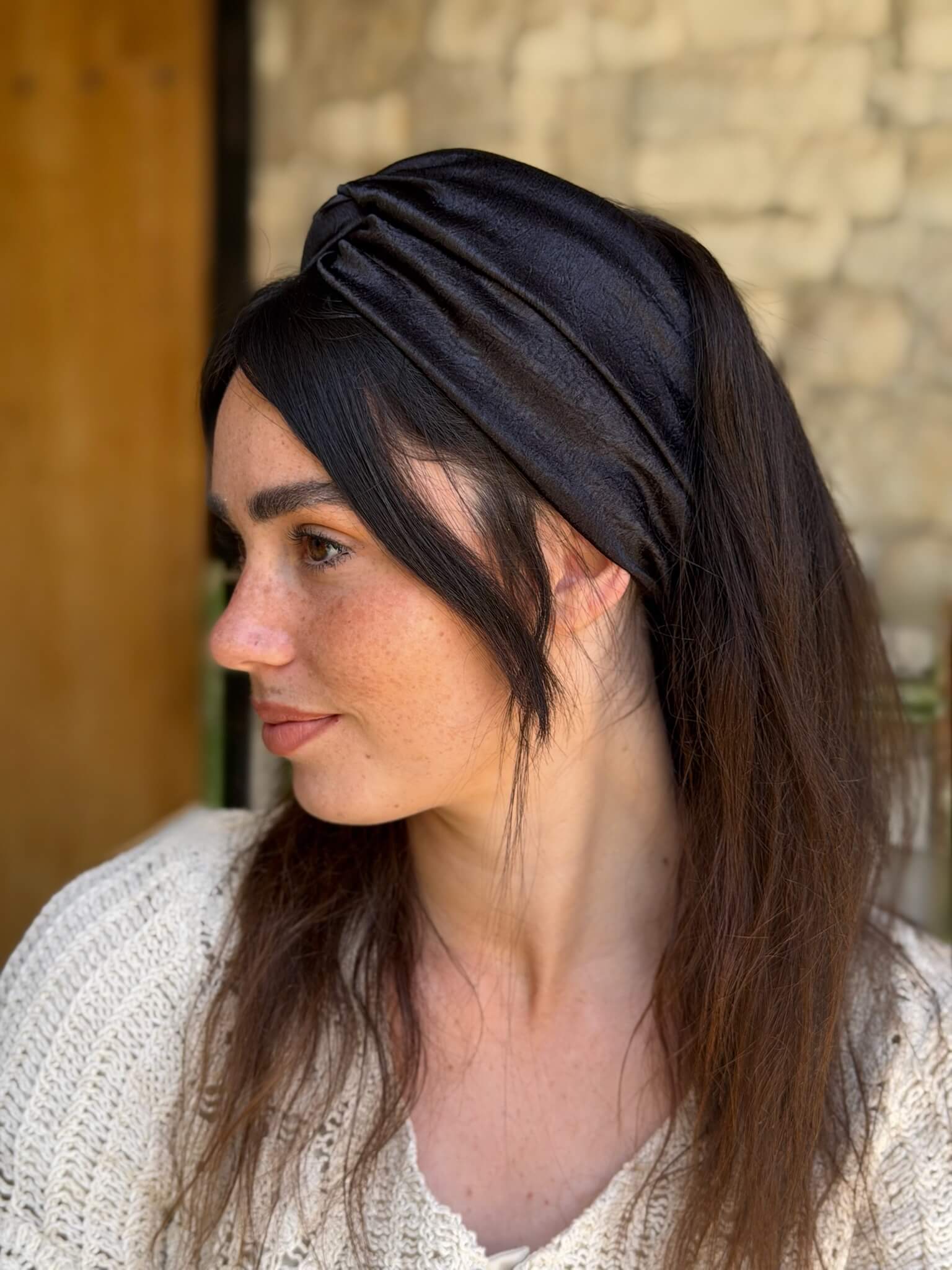 מיני טורבן שיפון שחור מבריק מקומט