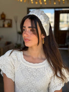 קשת לשיער שיפון מבריק שמנת מקומט