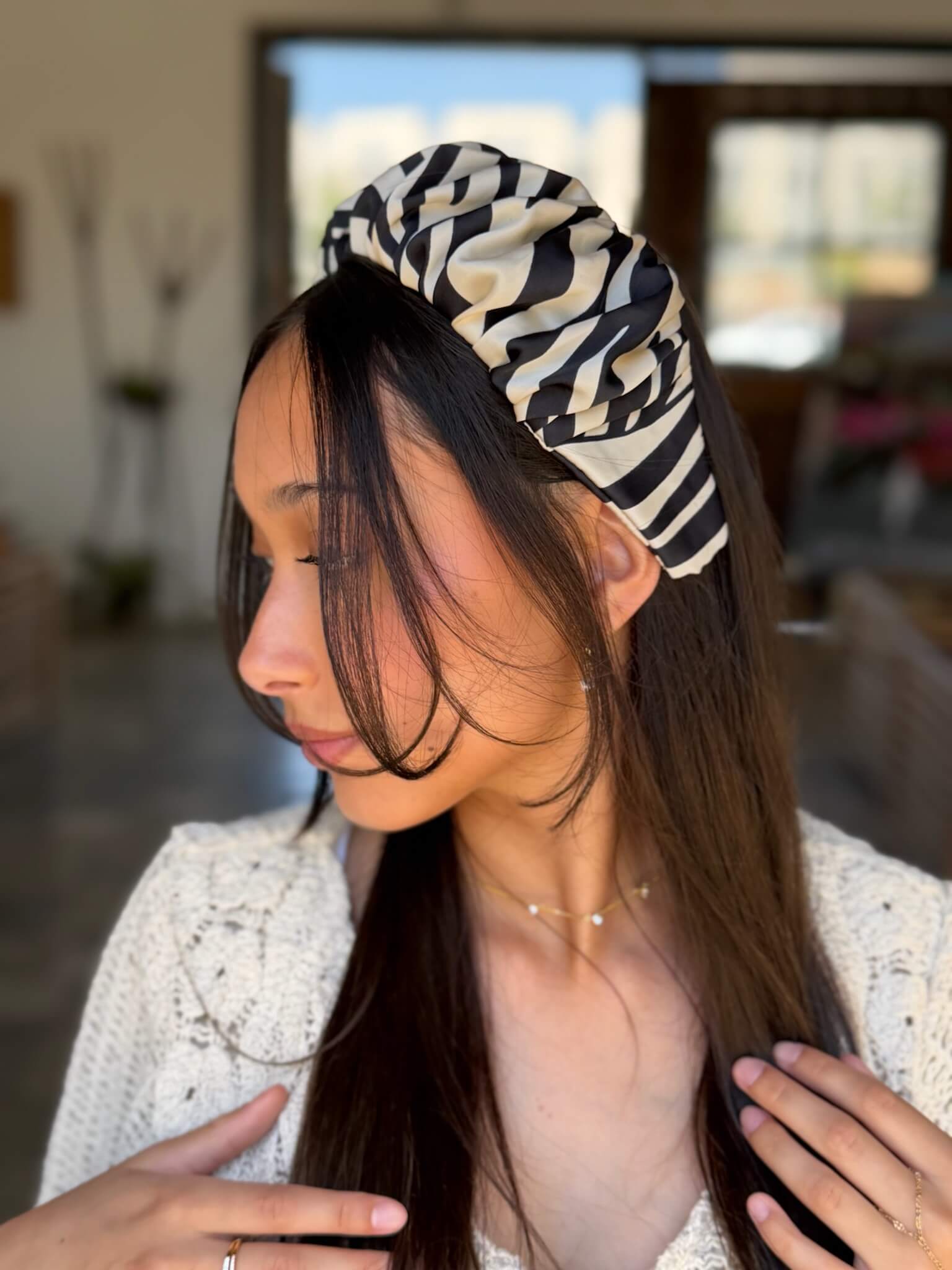 קשת לשיער שיפון זברה קלאסי שחור ושמנת