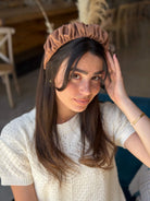 קשת לשיער שיפון מט קאמל מוקה