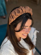 קשת לשיער שיפון מט קאמל מוקה